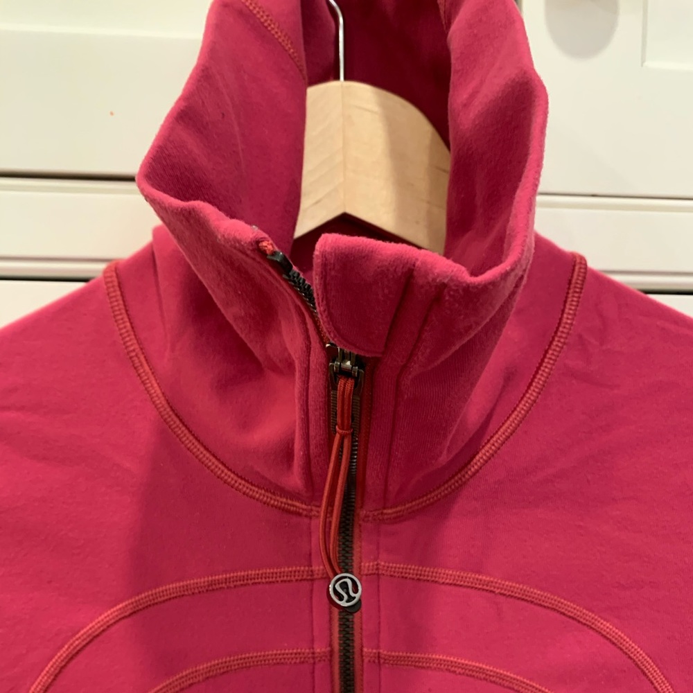 Lululemon in stride jacket